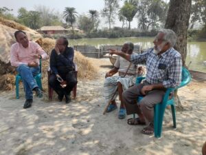 Dr. Shiv (ICARDA) and discussing at Kedul gram, Chapai-Nawabganj, Bangladesh