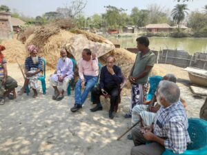 Farmer Oliul talking at Kedul village, Chapai-Nawabganj, Bangladeh 14.3.2023